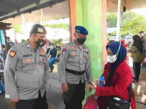 Sebanyak 834 Wisatawan ke Pulau Seribu Scan PeduliLindungi di Dermaga Marina Ancol
