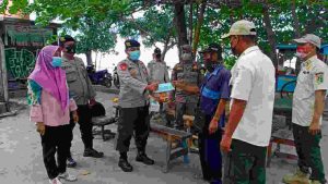 Cegah COVID-19, Hari ini 900 Masker dibagikan Polres Kep Seribu ke Warga di 8 Pulau Permukiman