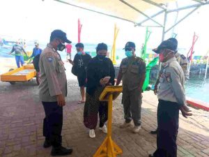 173 Penumpang Kapal Tiba di Kep Seribu Utara Diwajibkan Scan PeduliLindungi dan Taat ProKes Selama di Pulau