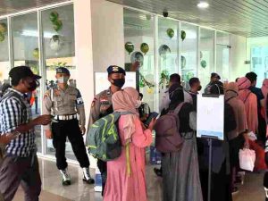 3.707 Penumpang Kapal Hari ini Berangkat ke Pulau Seribu setelah Jalani Scan PeduliLindungi di Pelabuhan Kaliadem