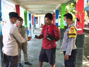Warga di 8 Pulau Hari ini dibagikan 800 Masker dan diberikan Imbauan Taat ProKes oleh Polres Kep Seribu