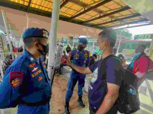 Polres Kep Seribu Wajibkan 156 Penumpang Kapal ke Pulau Taat ProKes dan Scan PeduliLindungi di Dermaga Marina Ancol