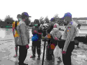 Wajibkan 195 Wisatawan Baru Tiba Scan PeduliLindungi, Polsek Kep Seribu Utara Terus Cegah Masuknya COVID-19