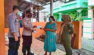 Hari ini, 450 Masker dibagikan Polres Kep Seribu dan Ingatkan Warga Taat ProKes