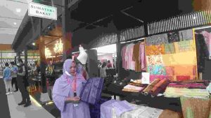 Indra Yeni Mengenal Lebih Jauh Keunikan Tenun Unggan Lansek Manih Sumatera Barat