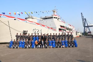 KOMANDAN LANTAMAL III HADIRI UPACARA PERESMIAN SERTA PENGUKUHAN KOMANDAN KRI TELUK CALANG- 524
