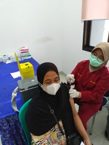SERBUAN VAKSIN MARITIM, BK KELAPA GADING BERUPAYA SUNTIK VAKSIN WARGA HINGGA TUNTAS