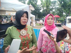 Nurlaela (Ketum DPC KADIN Jakarta Utara) Berharap Pemerintah Dapat Membantu Dan Bekerjasama Dengan IWAPI Membantu UMKM Untuk Mengadakan Pelatihan Digital Market Tentang Cara Penjualan Secara Online Yang Lagi Booming Sekarang Karena Pandemi Covid 19