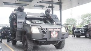 Simulasi Pembebasan Sandera Yonif Para Raider 502 Kostrad