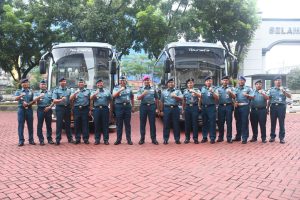 DINAS ANGKUTAN LANTAMAL III PERKUAT ARMADANYA DENGAN DUA UNIT BUS TNI AL