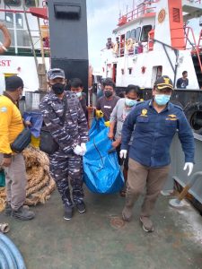 Pangkalan TNI AL Palembang Laksanakan Evakuasi Jenasah ABK TB. Cipta 1201