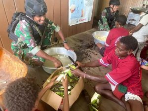 Tingkatkan Perekonomian Papua, Satgas Yonif Raider 514 Kostrad Pelopori Home Industry