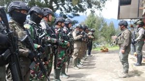 Jaga Stabilitas Keamanan di Puncak Papua, Satgas Yonif Raider 303 Kostrad dan Polri Patroli Gabungan