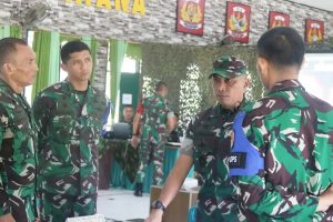Gladi Posko Yonif Raider 323 Kostrad, Kasdivif 1 Kostrad Brigjen TNI J Binsar Parluhutan Sianipar Tinjau Latihan