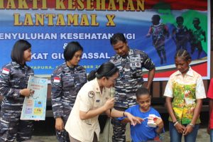 Peringati Hari Pahlawan Tahun 2022, Lantamal X Jayapura Didukung BI Papua Laksanakan Bhakti Kesehatan Untuk Anak Panti Asuhan Di Sentani