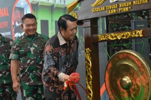 Fakultas Hukum UGM Juara Kompetisi Moot Court Peradilan Militer