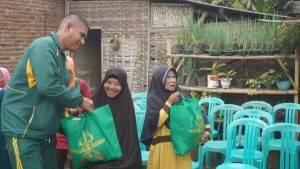 Bentuk Kepedulian Kepada Masyarakat Malang, Brigif PR 18 Kostrad Bagikan Paket Sembako