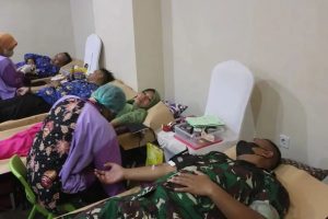 Peringati Hari Pahlawan, Puluhan Prajurit dan Persit Yonarhanud 2 Kostrad Lakukan Donor Darah