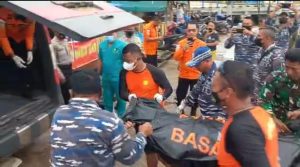 Tim SAR Gabungan Lanal Bintan dan Basarnas Berhasil Temukan 2 Korban Laka Laut