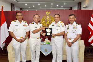 Danlantamal I Sambut Kedatangan Kapal Perang Malaysia Dalam Rangka Visit Port