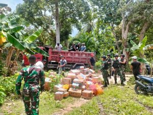 Memupuk Rasa Solidaritas dan Gelorakan Perdamaian di Maluku Tenggara, Satgas Yonarmed 1 Kostrad Berikan Bantuan Kemanusiaan