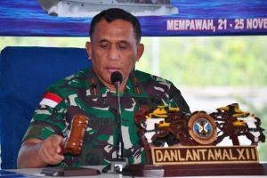 Komandan Pangkalan Utama TNI AL XII Pontianak Buka Latihan Keamanan Laut Tahap II TA 2022