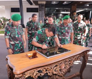 Kasad Resmikan Gedung Siber dan Masjid Abdurachman