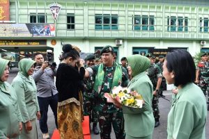 Bertatap Muka Langsung dengan Prajuritnya, Pangdivif 2 Kostrad Kunjungi Yonarmed 11 Kostrad