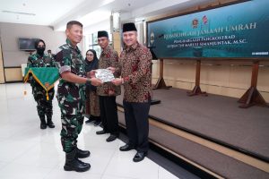 Pelepasan Peserta Umrah Penghargaan Pangkostrad