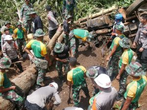 Satuan Jajaran Divif 1 Kostrad Gerak Cepat Tanggulangi Bencana Alam di Cianjur