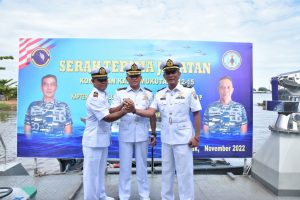 Komandan Satrol Lantamal XII Pimpin Sertijab Komandan KAL Lemukutan 1-12-15