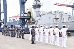 LANTAMAL III JAKARTA LEPAS KAPAL PERANG PAKISTAN DAN KAPAL PERANG AUSTRALIA MENUJU NEGARANYA