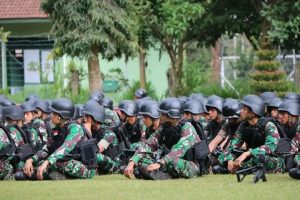 Siap Latihan Di Gunung Lawu,Dan Yonif MR 411 Kostrad Berikan Pengarahan