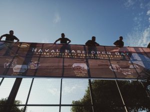 TNI AL Bintan Pasang Spanduk Naval Base Open Day Dalam Meriahkan HUT Armada RI