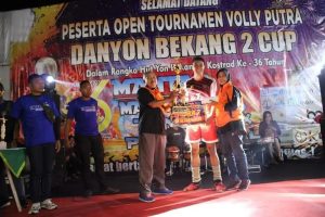 Kemeriahan Final Turnamen Voli Putra Menutup Puncak HUT Ke-36 Yonbekang 2 Kostrad
