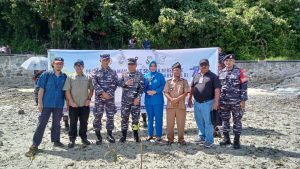 Selamatkan Pantai Dari Abrasi, Lanal Tarempa Tanam Seribu Mangrove