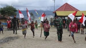 Moment 1 Desember, Satgas Yonif PR 305 Resmikan Komplek Ceria Intan Jaya