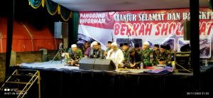 Hadroh Yonif Raider 300/Bjw Hibur Korban Gempa Dengan Bersholawat dan Doa Bersama