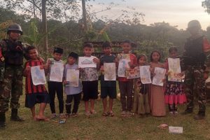 Anak – Anak Serbu Pos Latihan Satgas Yonif MR 411 Kostrad