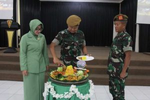 Kebersamaan Keluarga Besar Resimen Armed 2 Kostrad Adakan Syukuran Dalam Perayaan HUT Ke-77 Armed TNI AD