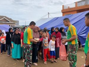 Pasca Gempa Cianjur, Dapur Lapangan Kostrad Atasi Duka Warga