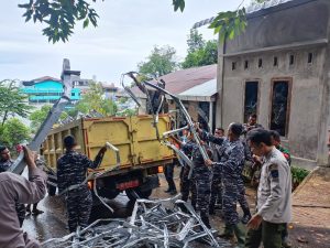 TNI AL Lanal Sibolga Ikut Serta Dalam Penanggulangan Bencana Tanah Longsor