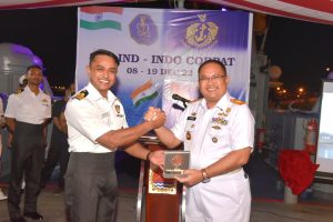 Komandan Lantamal I Hadiri Cocktail Party Diatas Kapal Perang India INS Karmuk