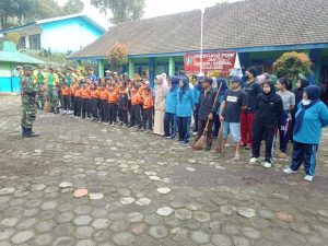 Denpal Divif 2 Kostrad Ajarkan Siswa Tanamkan Hidup Bersih Sejak Dini di Lingkungan Belajar