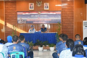 Prajurit dan Jalasenastri Lanal Sibolga Laksanakan Olahraga Bersama dan Sosialisasi Kesehatan