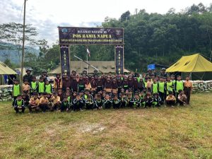 Penuh Semangat, Puluhan Siswa SD Negeri 2 Nglegok Gruduk Pos Prajurit Kostrad di Medan Latihan
