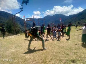 Satgas Yonif R 303 Kostrad Kenalkan Bela Diri Tradisional Silat di Puncak Papua