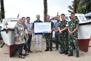 TNI AL Lanal Sibolga Terima Dua Unit Perahu Boat Untuk Kelompok Nelayan Desa Jago-Jago