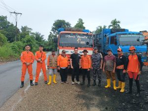 Prajurit Lanal Sibolga Posal Natal Ikut Serta Dalam Penanggulangan Banjir Di Mandailing Natal