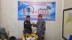 Babinpotmar Pos TNI AL Tanjung Tiram Publikasi Rekrutmen Prajurit Melalui Media Radio